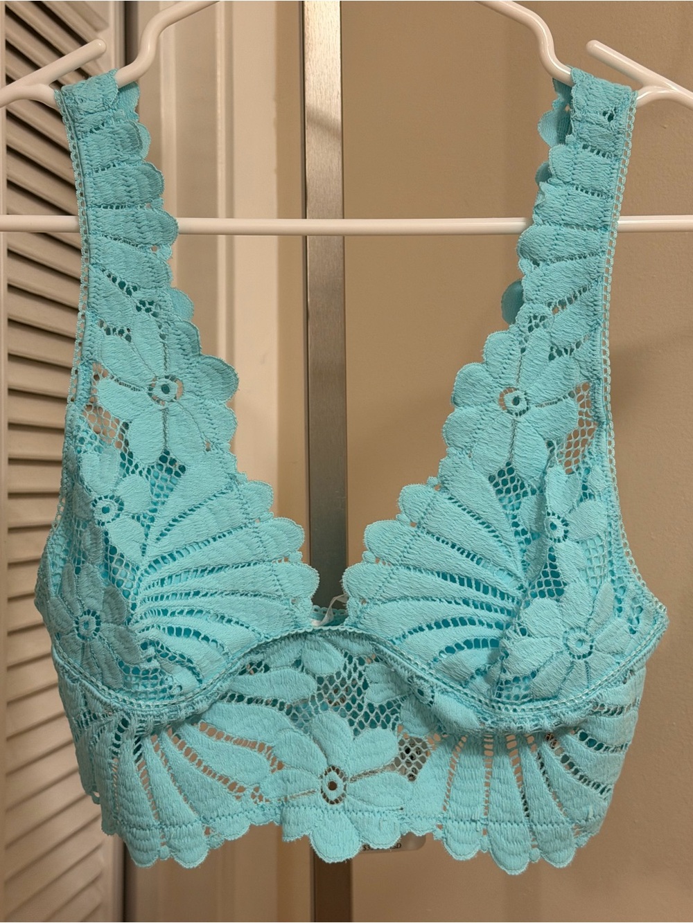 Petal party lace bralette - Picture 3 of 5